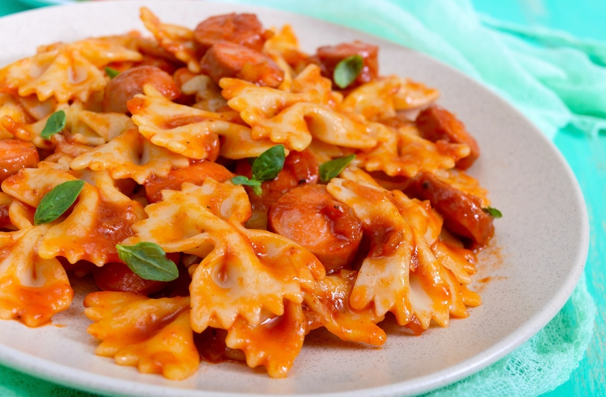 Recette: Farfalles aux saucisses.
