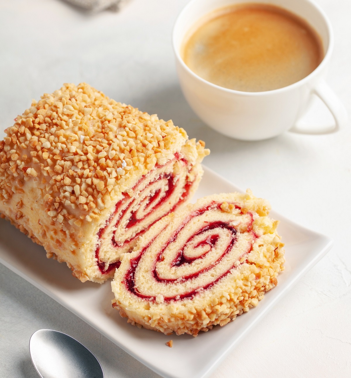 Recette: G�teau roul� aux fraises et arachides.