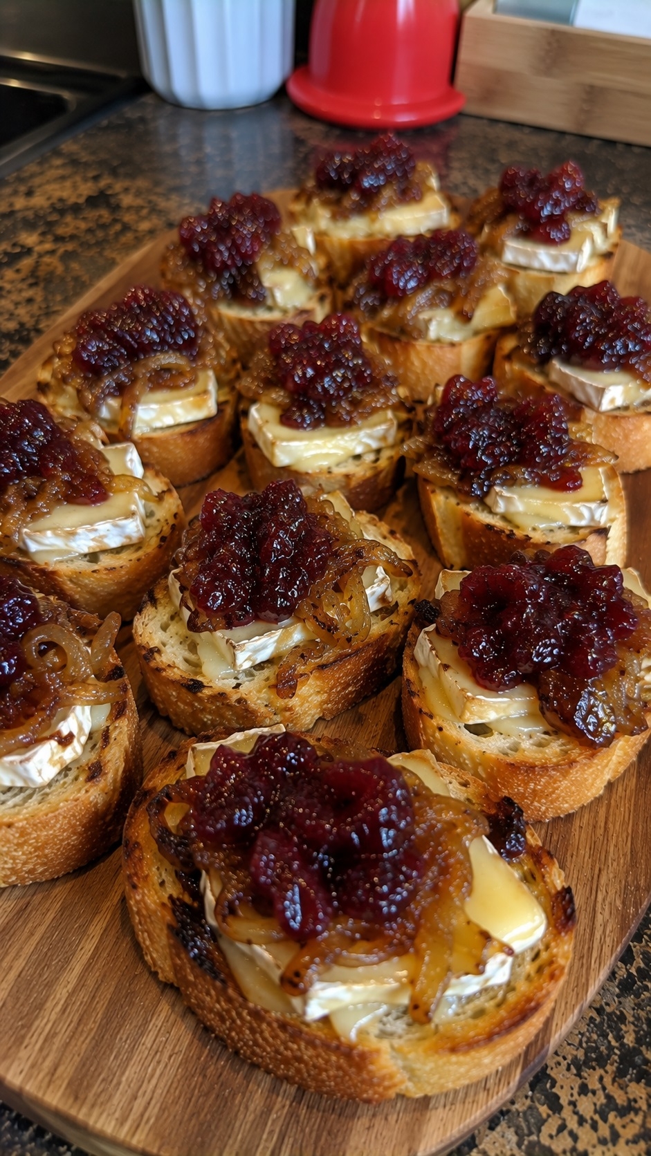 Recette: Cro�tons aux canneberges et fromage.