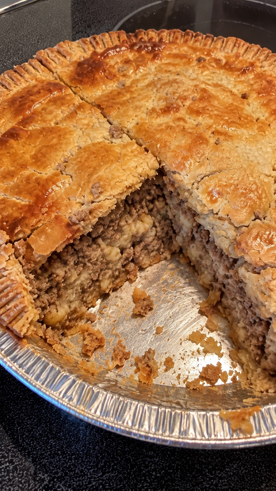 Recette: P�t� � la viande avec pommes de terre pil�es.