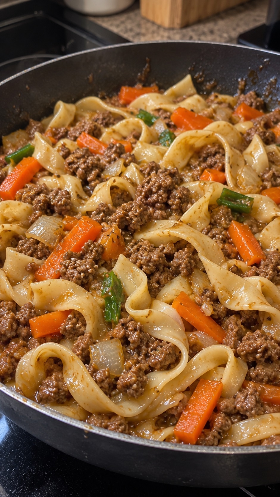 Recette: Nouilles au boeuf hach� facile de maman.