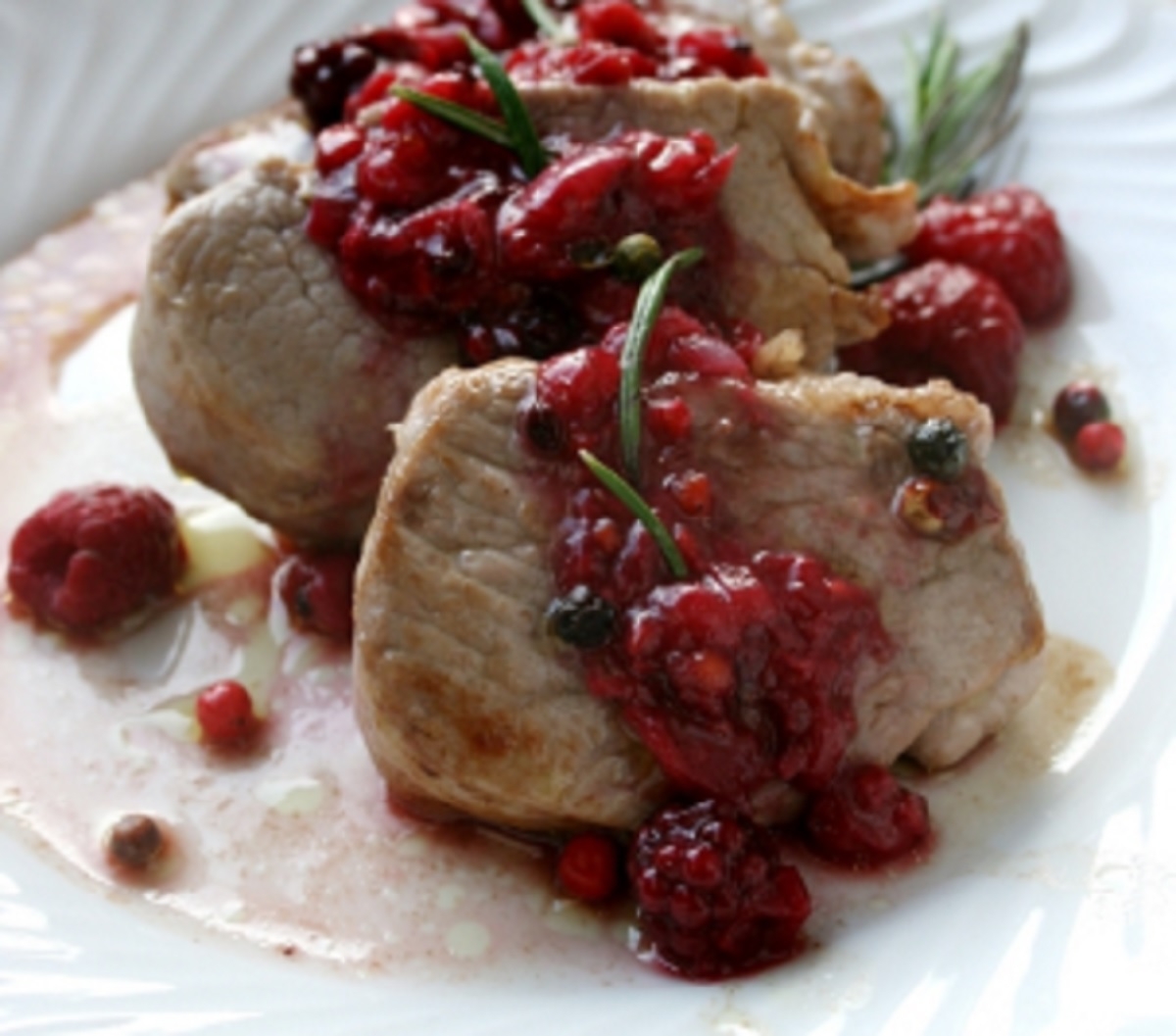 Recette ; Filet de porc sauce aux canneberges et framboises.