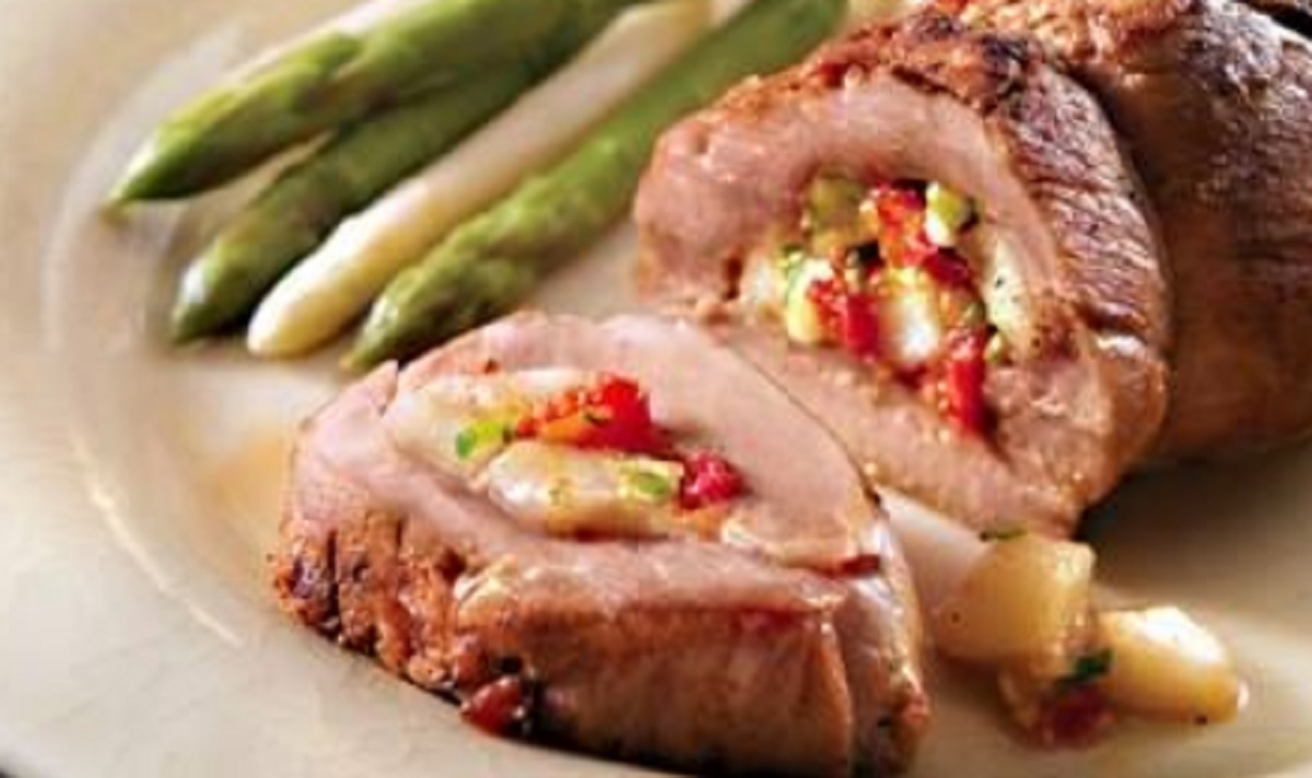 Recette : Filet de porc farci au fromage, aux poires et aux noisettes.