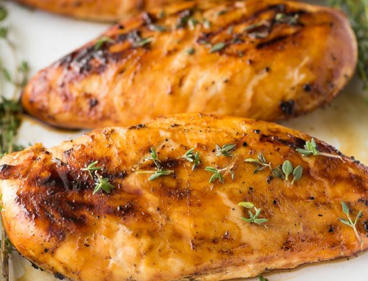 Recette : Poitrines de pouletgrill‎es  lrable et Dijon (BBQ).