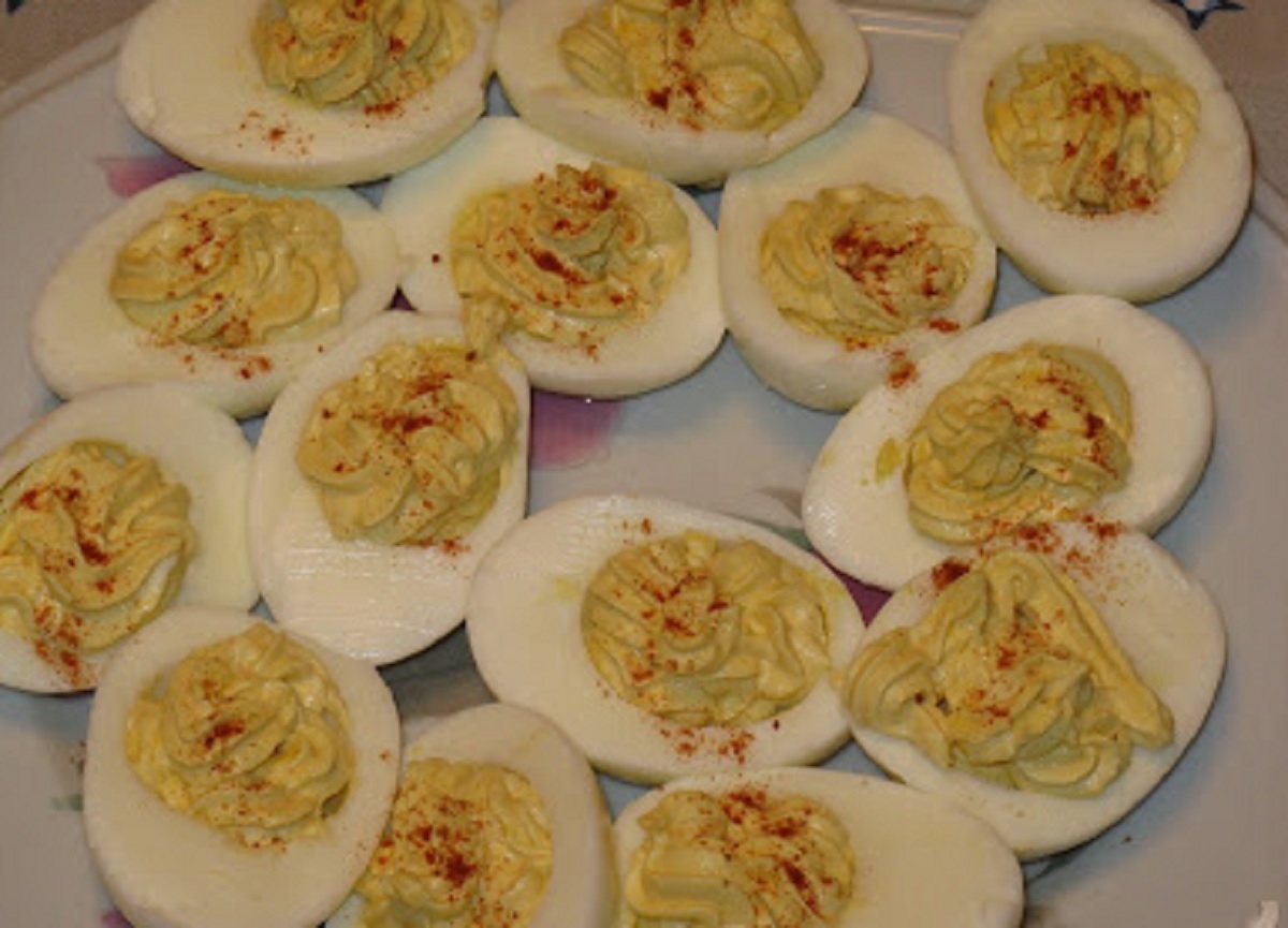 Recette : Oeufs farcis au fromage � la cr�me.