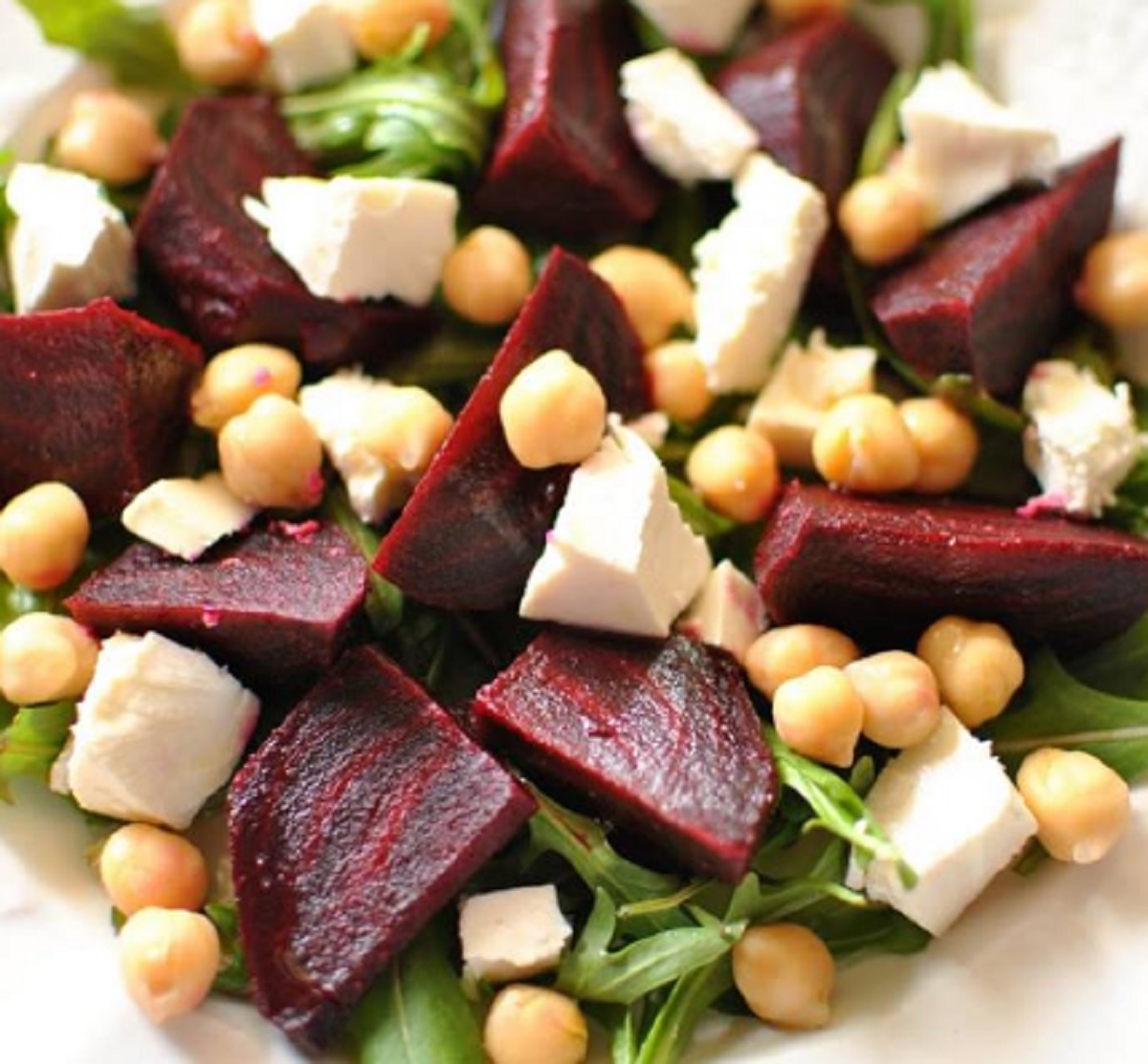 Recette : Salade de betteraves, pois chiches et feta.