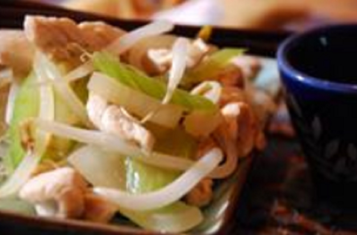 Recette : Chow mein au poulet facile.