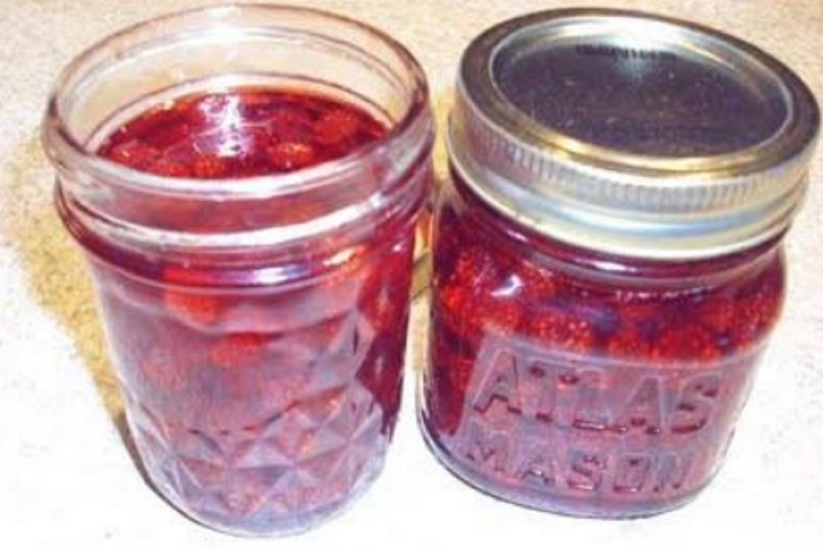 Recette : Confiture aux petites fraises des champs.