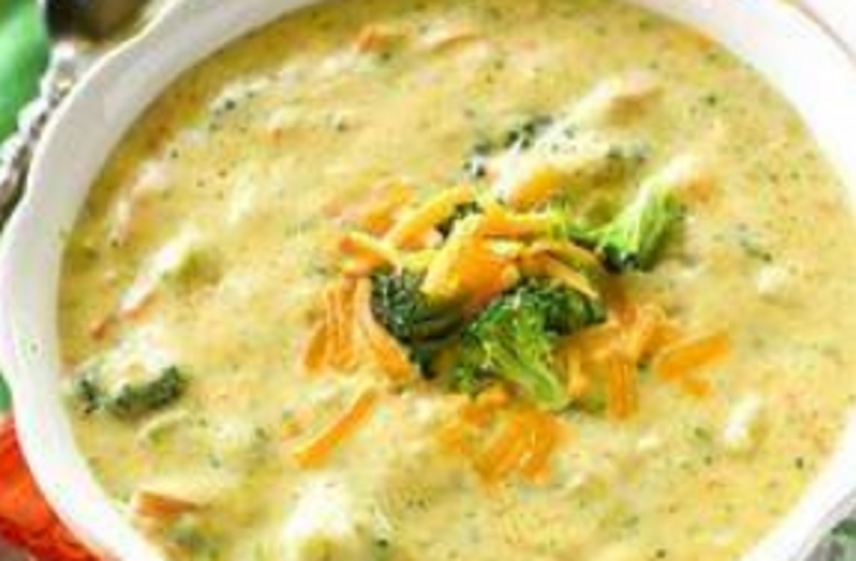 Recette : Soupe au brocoli, patates, carottes et cheddar.