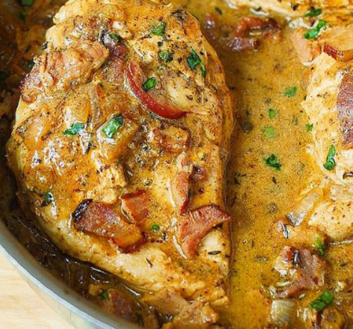 Recette : Poitrines poulet  la moutarde et bacon.