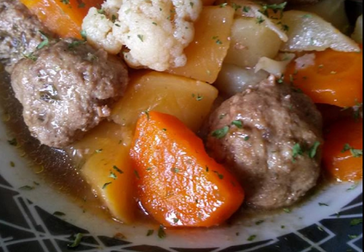 Ragout De Boulettes Mijoteuse Sauce St Hubert