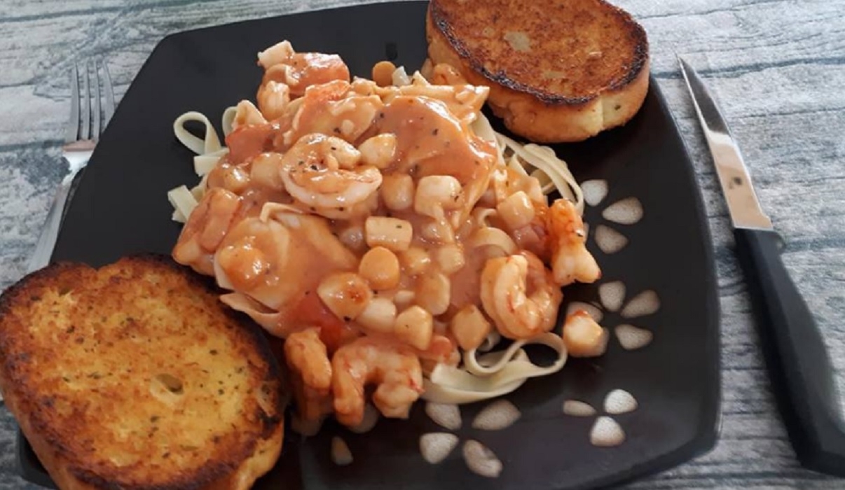 Recette : Fettucine aux fruits de mer, sauce rose.