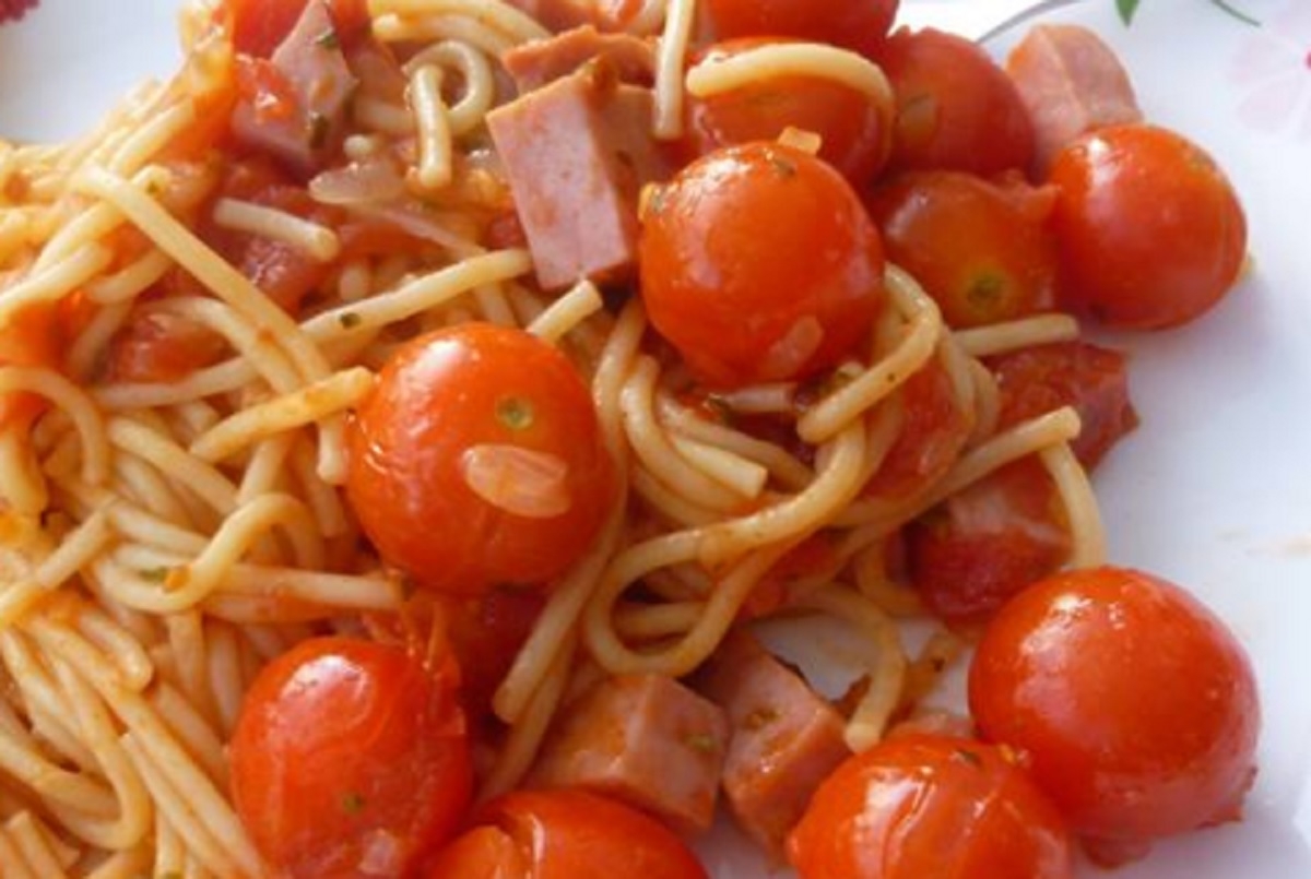 Recette: Spaghetti au jambon et tomates cerises.