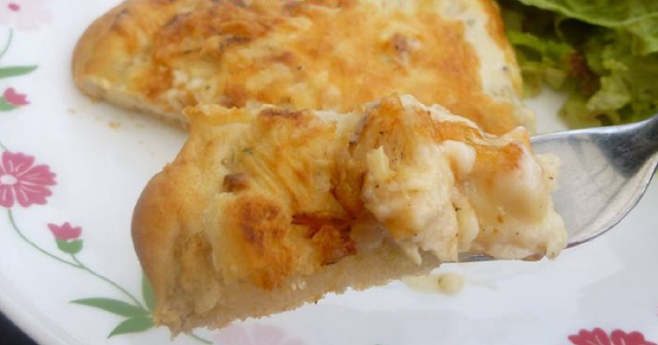 Recette: Pizza au poulet Alfredo.