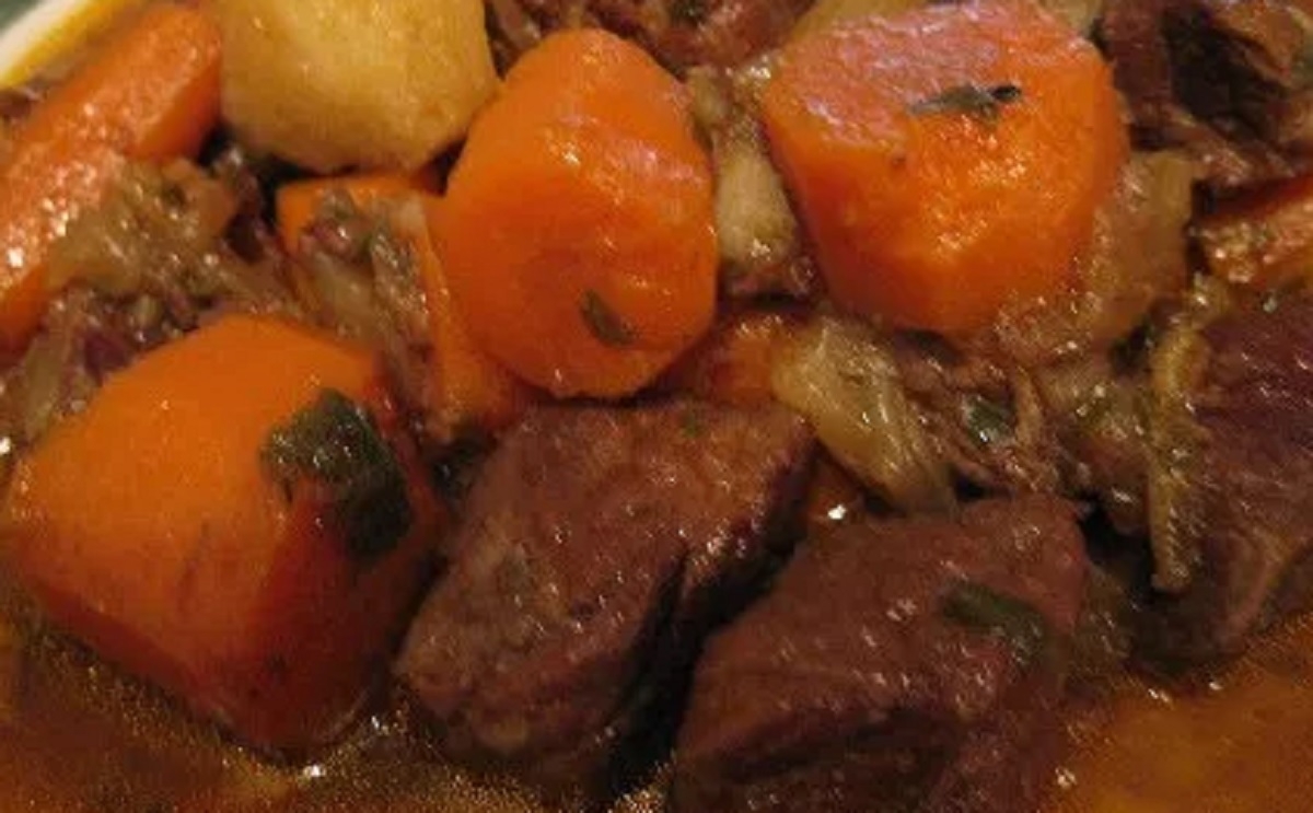 Ragout De Boulettes Mijoteuse Sauce St Hubert